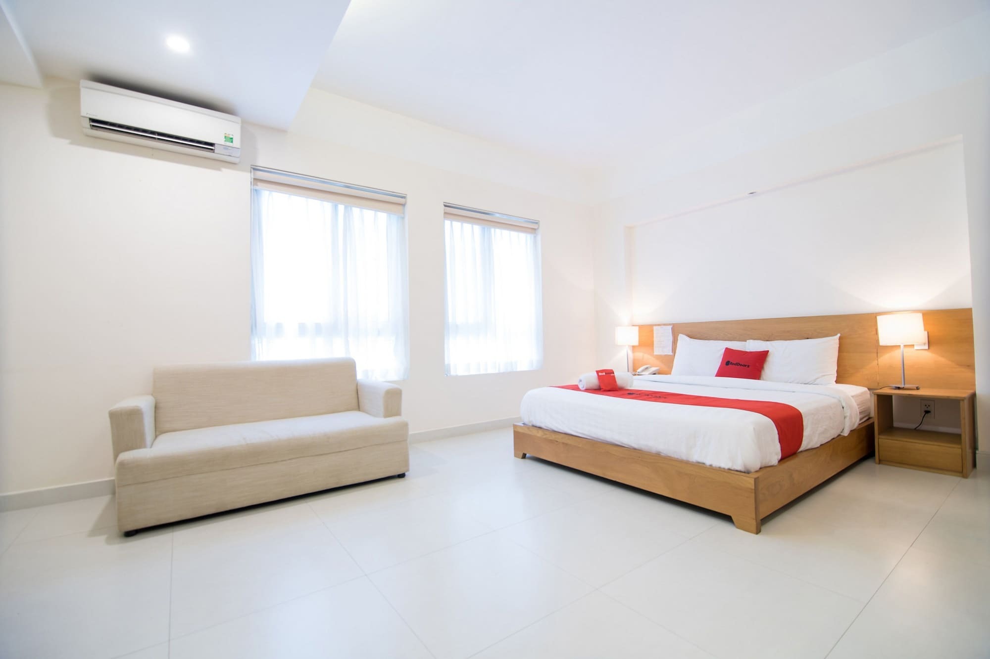 Reddoorz Plus Near Secc D7 โฮจิมินห์ซิตี้ ภายนอก รูปภาพ